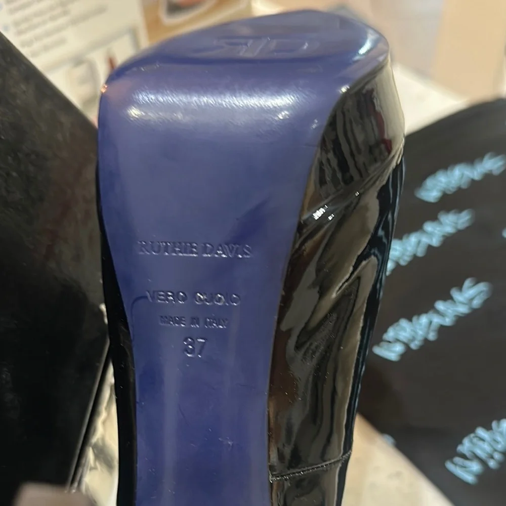 NIB Ruthie Davis Black Patent Leather Heels